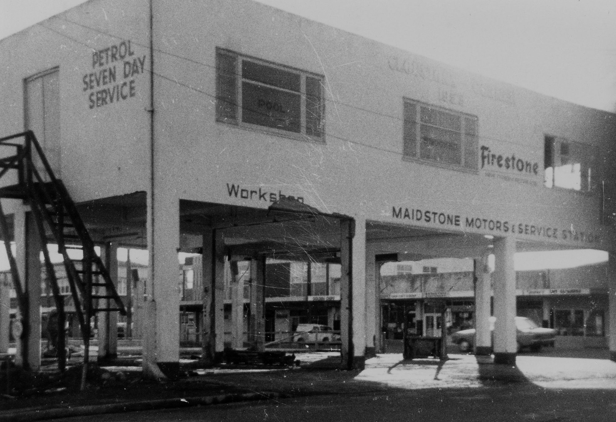 Clouston's Corner building, corner of Main &amp; Wakefield streets; conversion of premises for Radfords.