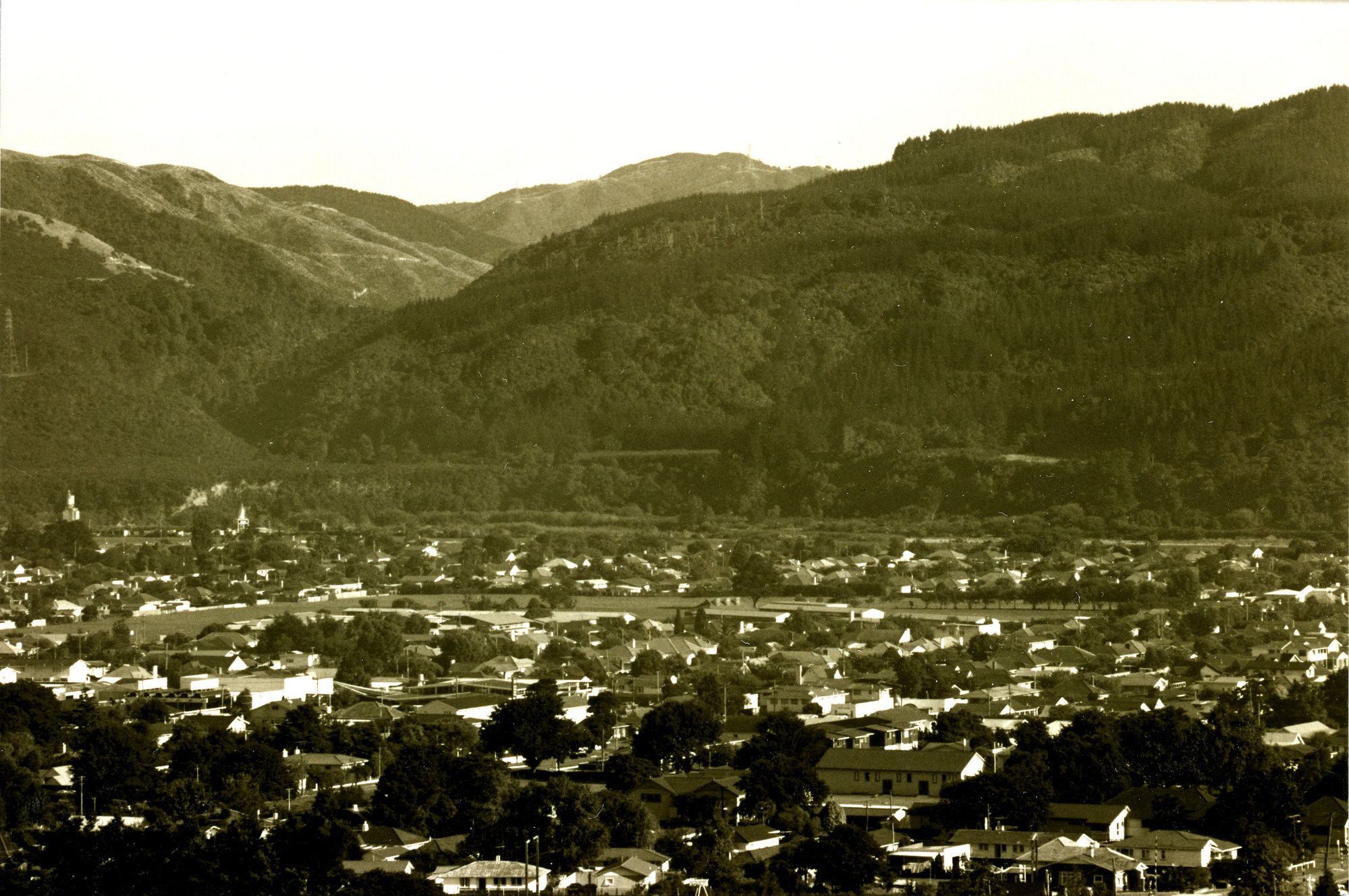 Upper Hutt from Wallaceville hill 1, looking north.