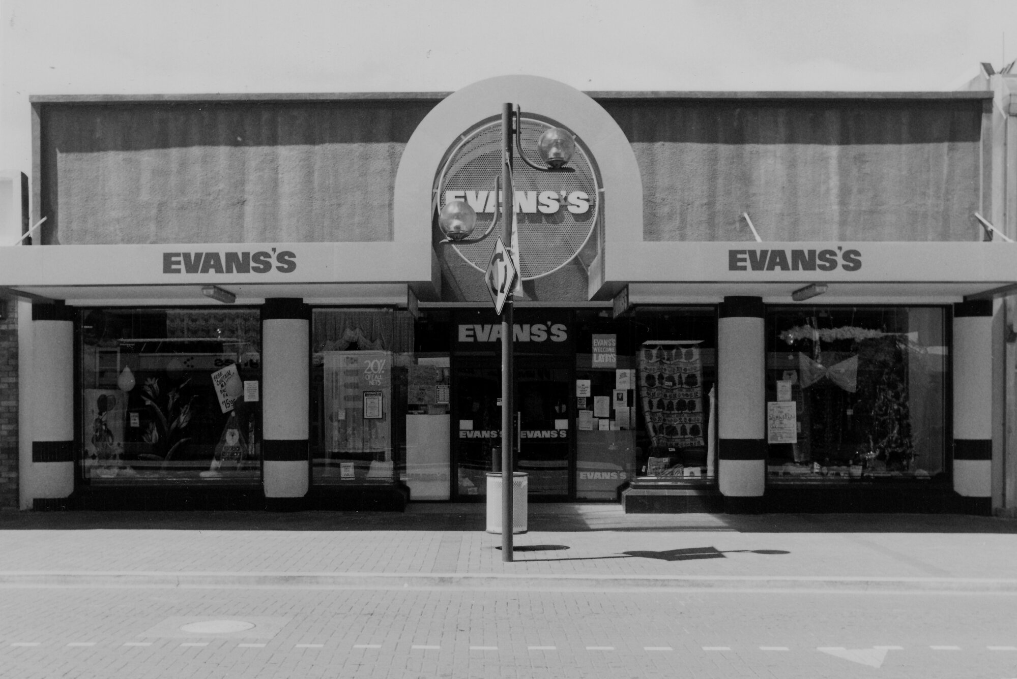 Main Street, 1997, south side; No. 130; Evans's; drapery
