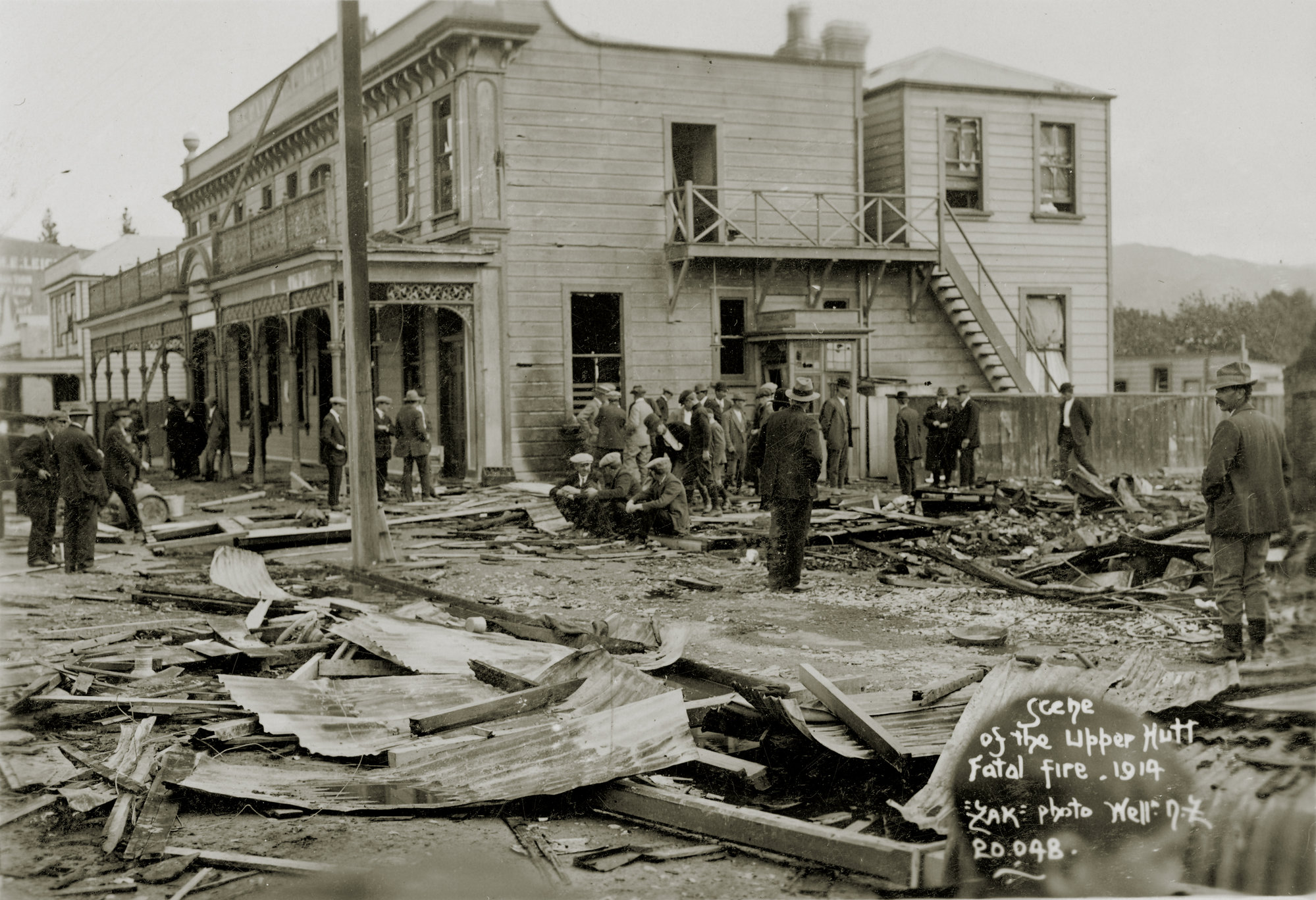 Fire; Benge &amp; Pratt's store, Main Street; remains.