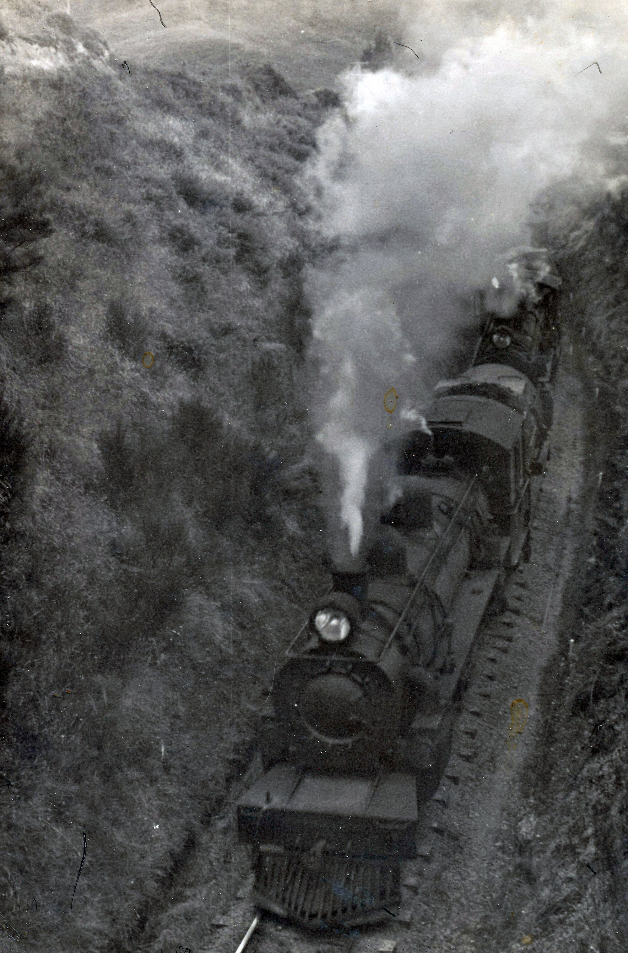 Train travelling towards Cross Creek