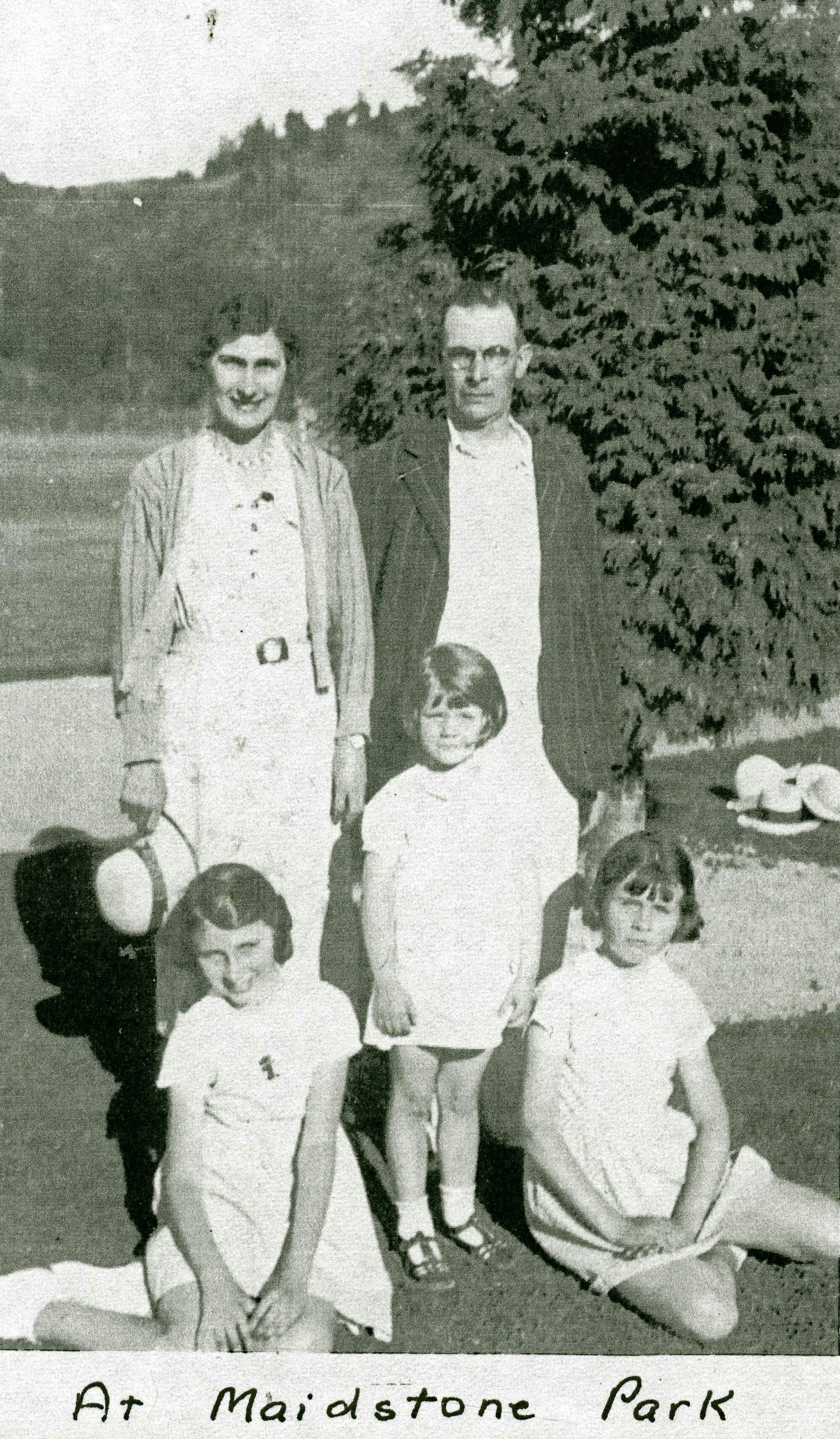 Post Office picnic, Maidstone Park, 1939