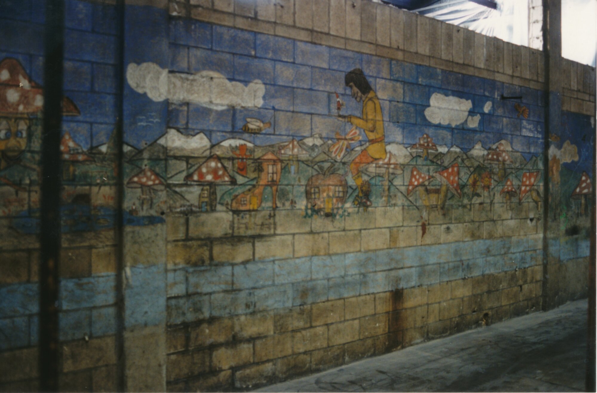 South Pacific Tyres; 'tyre chalk' mural 1 view 2