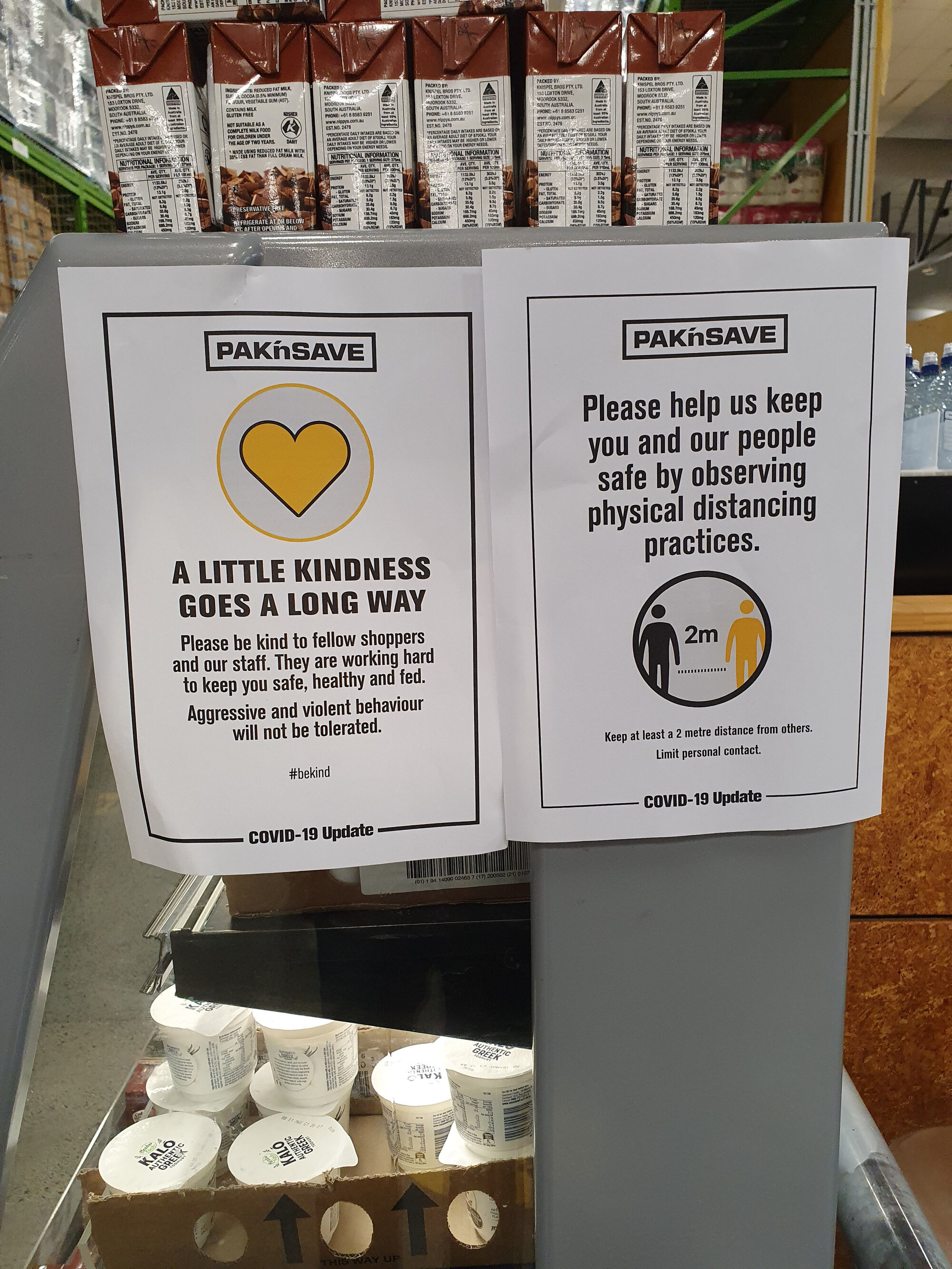 Covid-19 signs, Pak'nSave