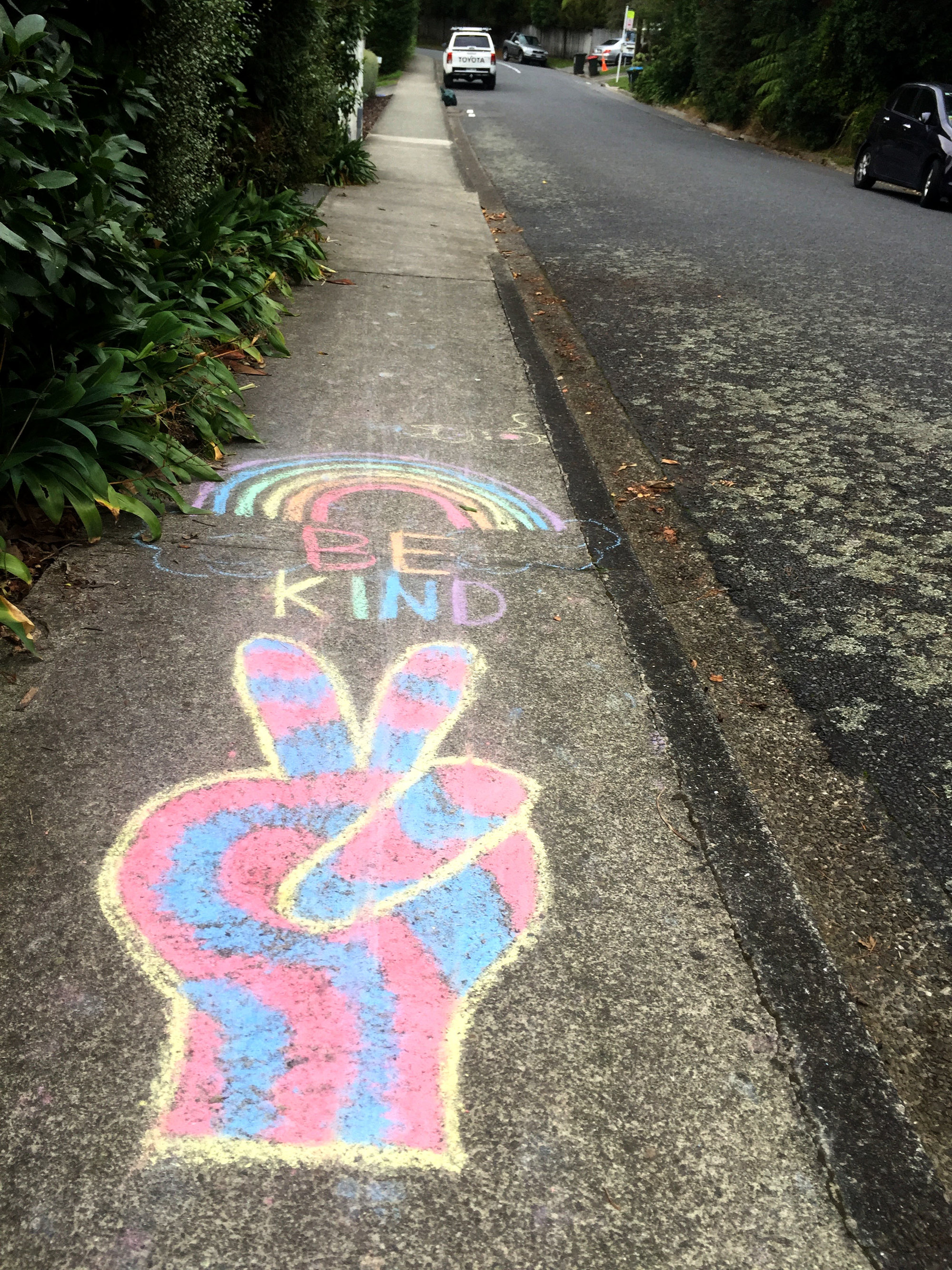 Chalked "Be Kind" pavement message, Pinehaven 