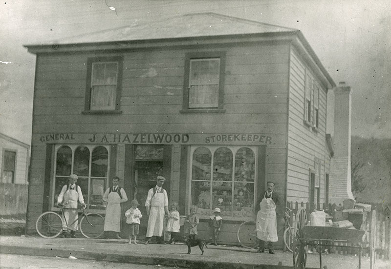 Hazelwoods buildings; 1898-1914 second building; later Benge &amp; Pratt's.