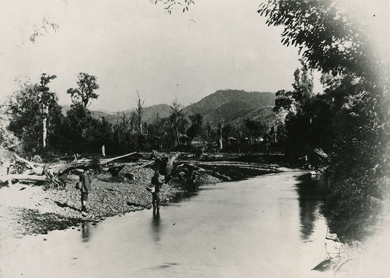 Fishermen in Te Awa Kairangi / Hutt River near Upper Hutt, 1800s.
