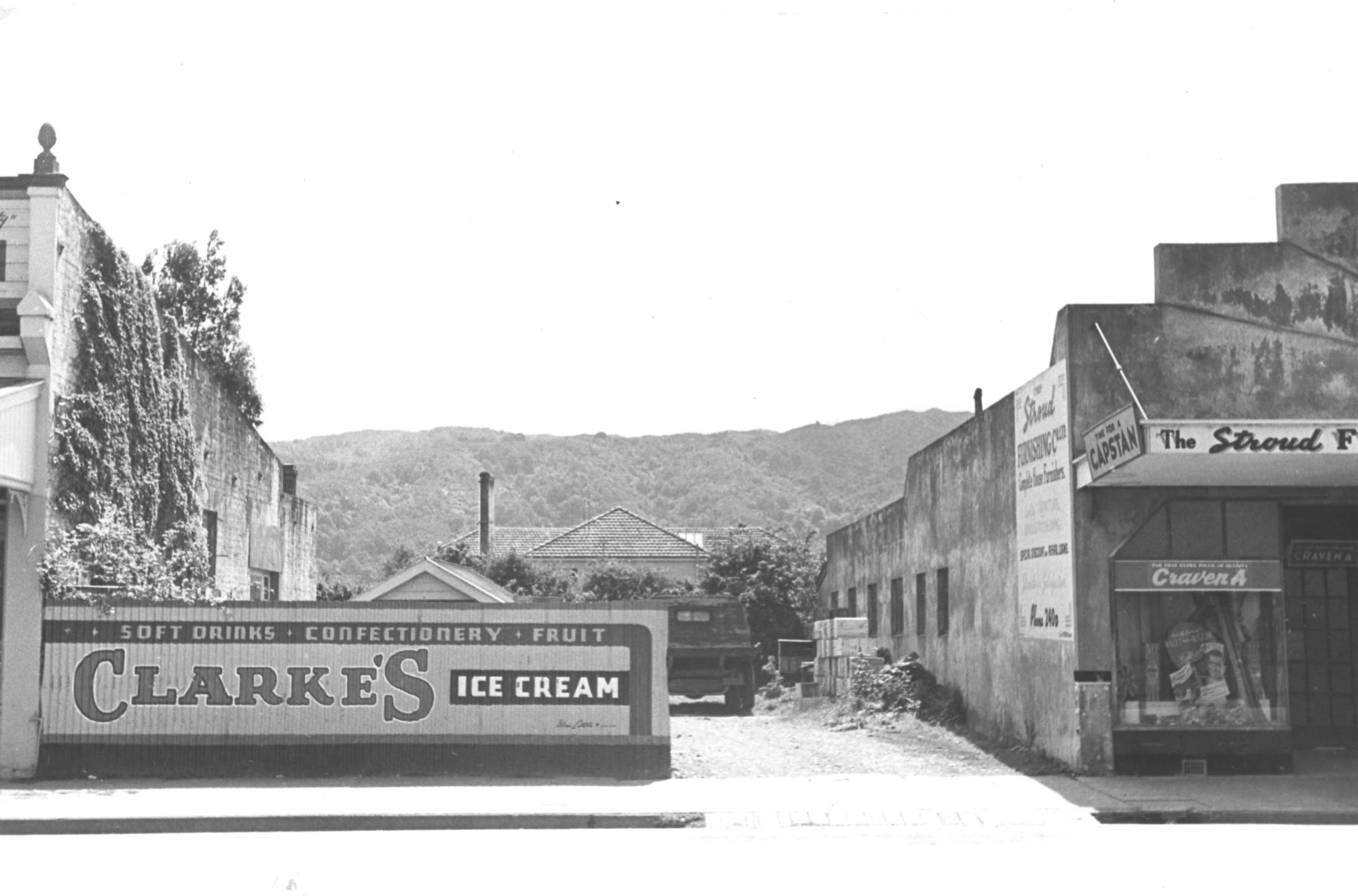 Main St, Upper Hutt, Jan. 1948; north side 08, Clarke-Stroud (L8)