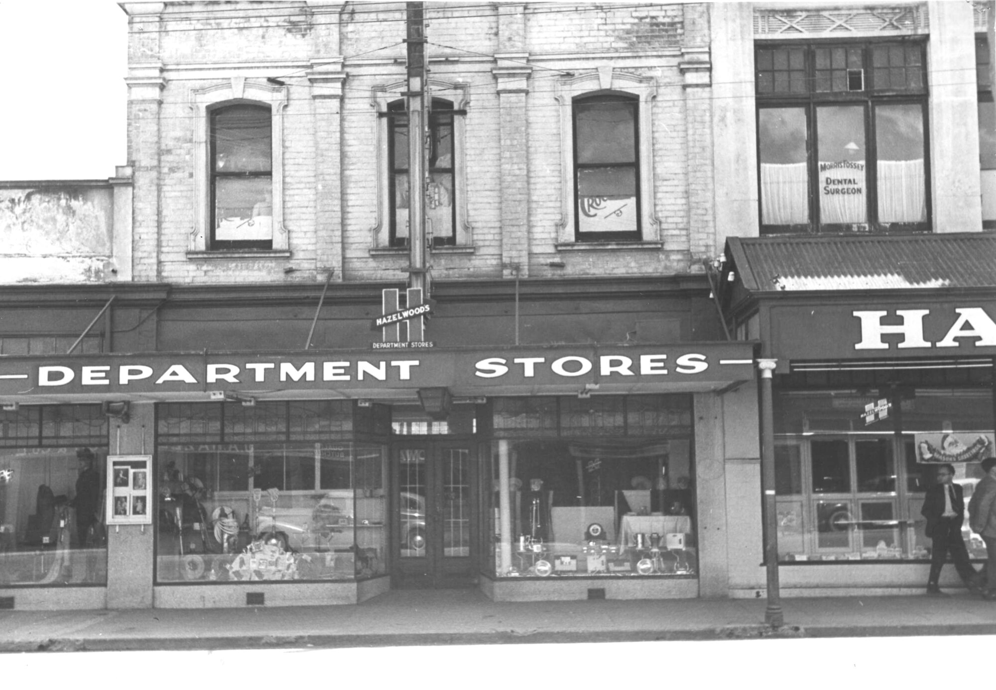 Main St, Upper Hutt, Jan. 1948; north side 17; Hazelwood's change of height (L17)