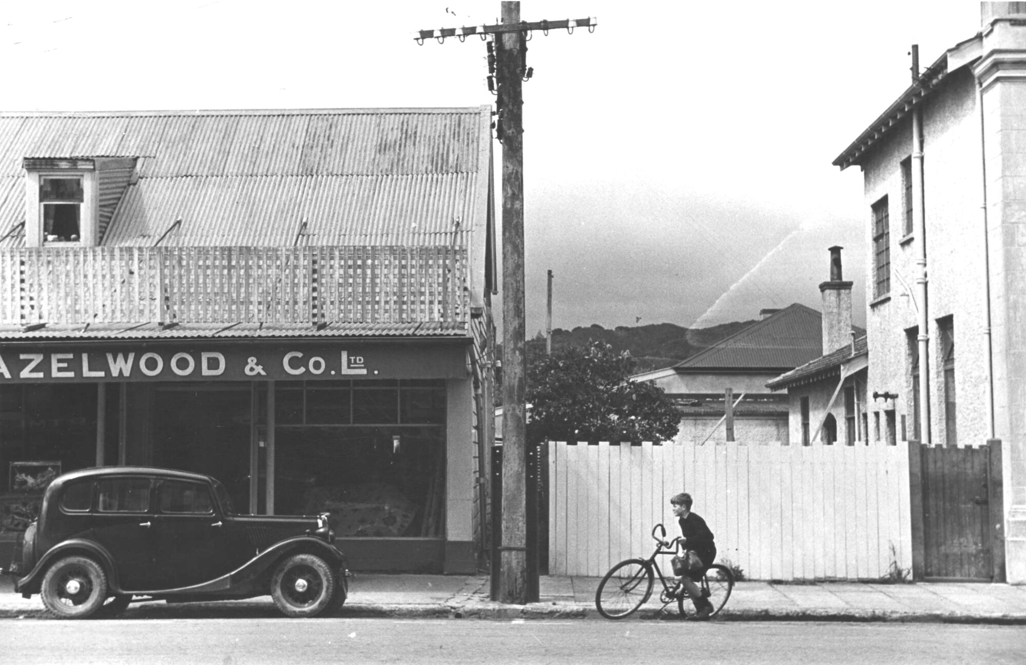 Main St, Upper Hutt, Jan. 1948; south side 11, Hazelwoods-Bank of Australasia (R14)