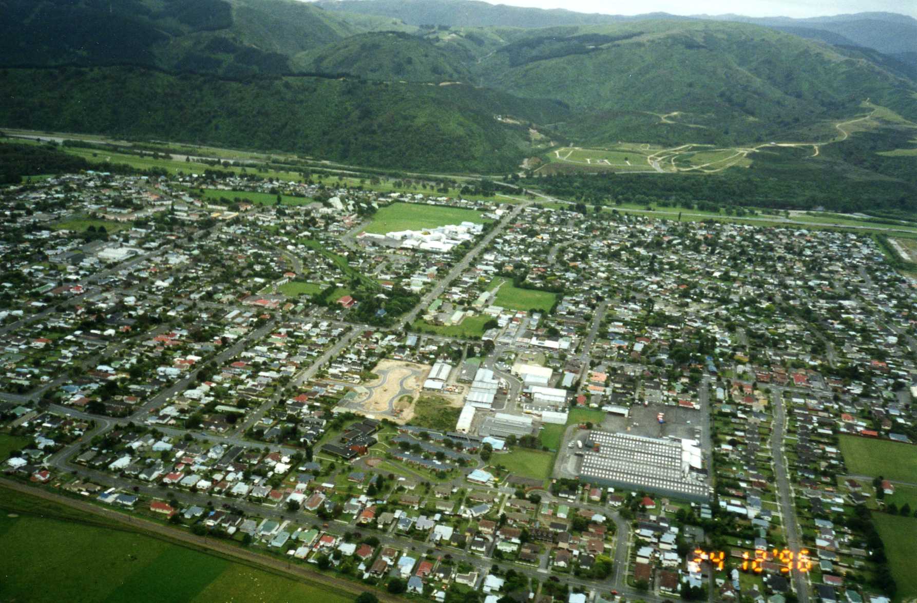 Aerial view 1996; Trentham, Brentwood, Poets block and Craig's Flat, looking north-west.