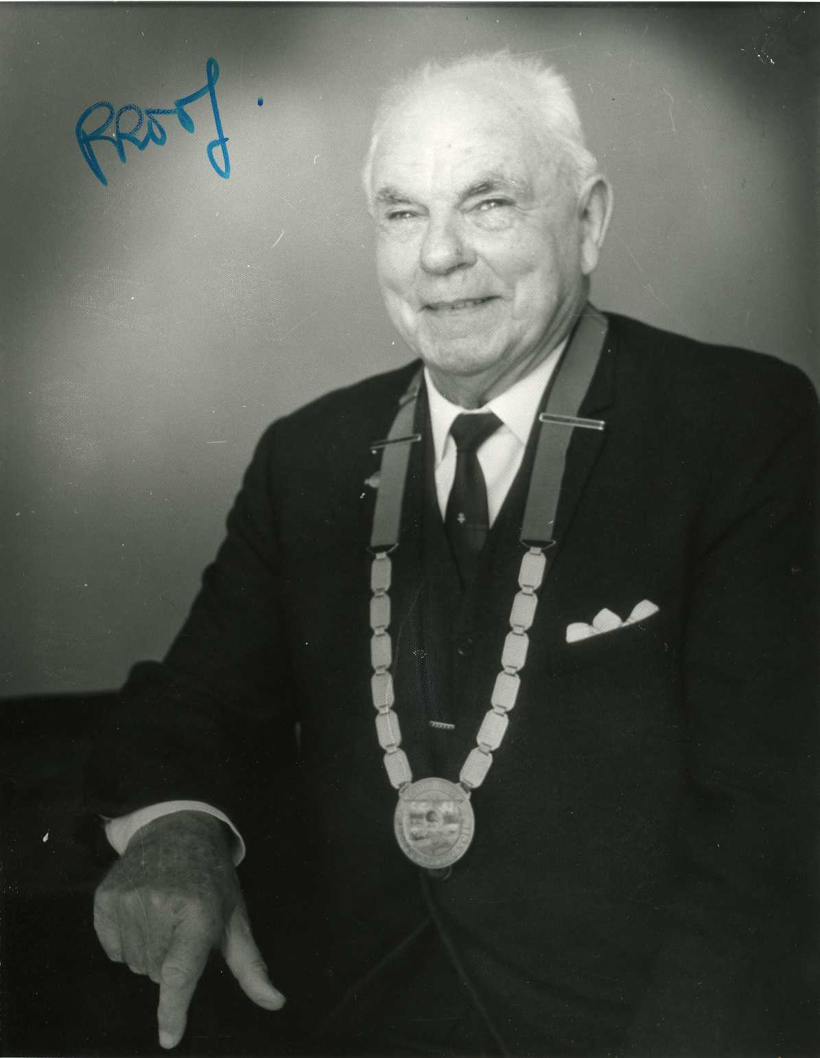 Mayor, 1959-1968; Percy Kinsman with Mayoral chain. [P2-27-51]