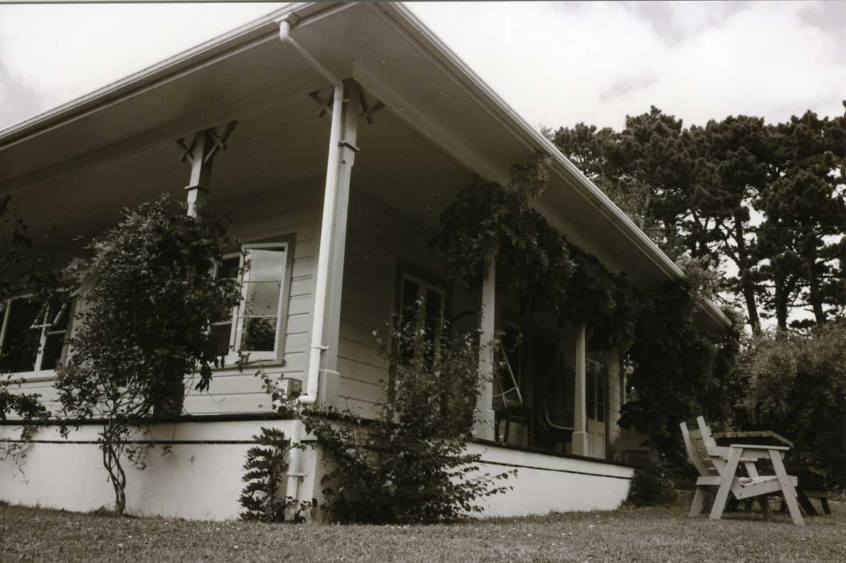 House, Whiteman's Valley; Barkers'.