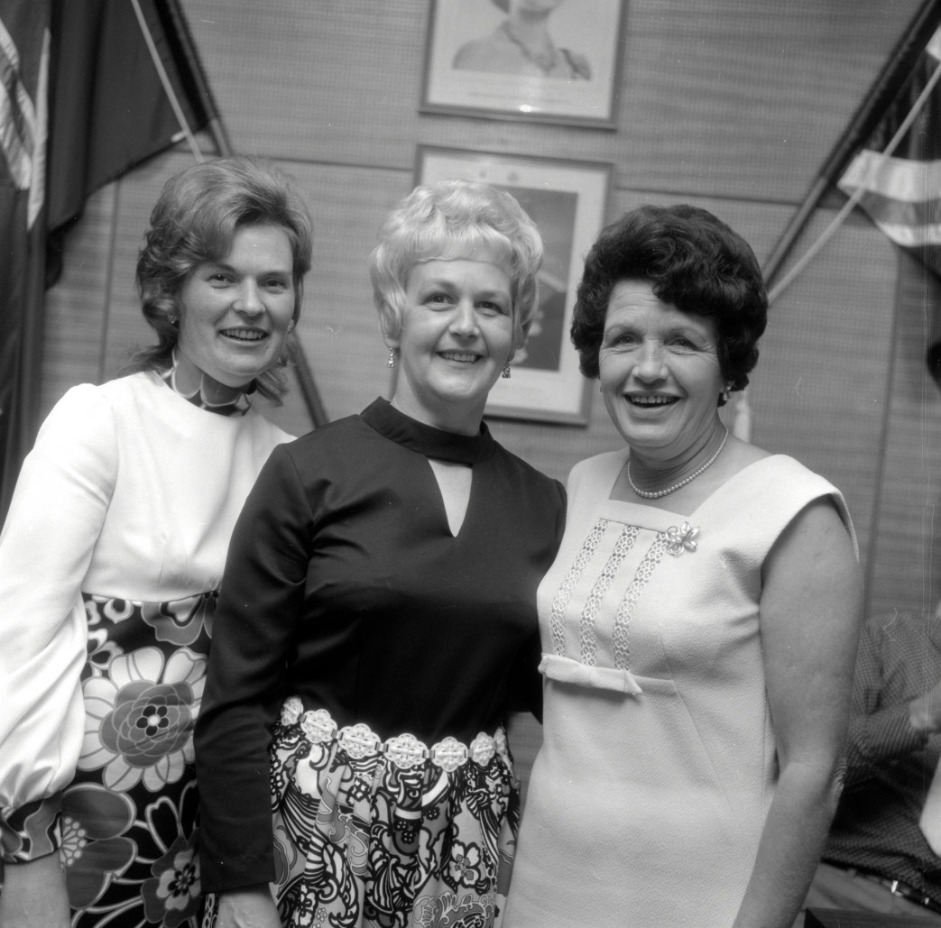 RSA Xmas; Irene Miller, Betty Bryson, Nell Rawson. [P1-2410-4800]