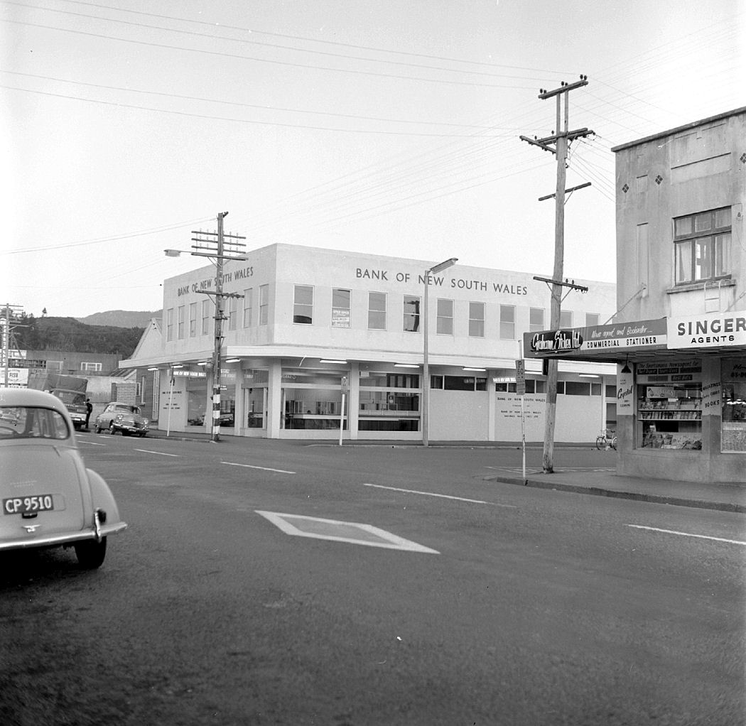 Main Street; No. 152; Bank of New South Wales (now Westpac), corner of Russell Street.