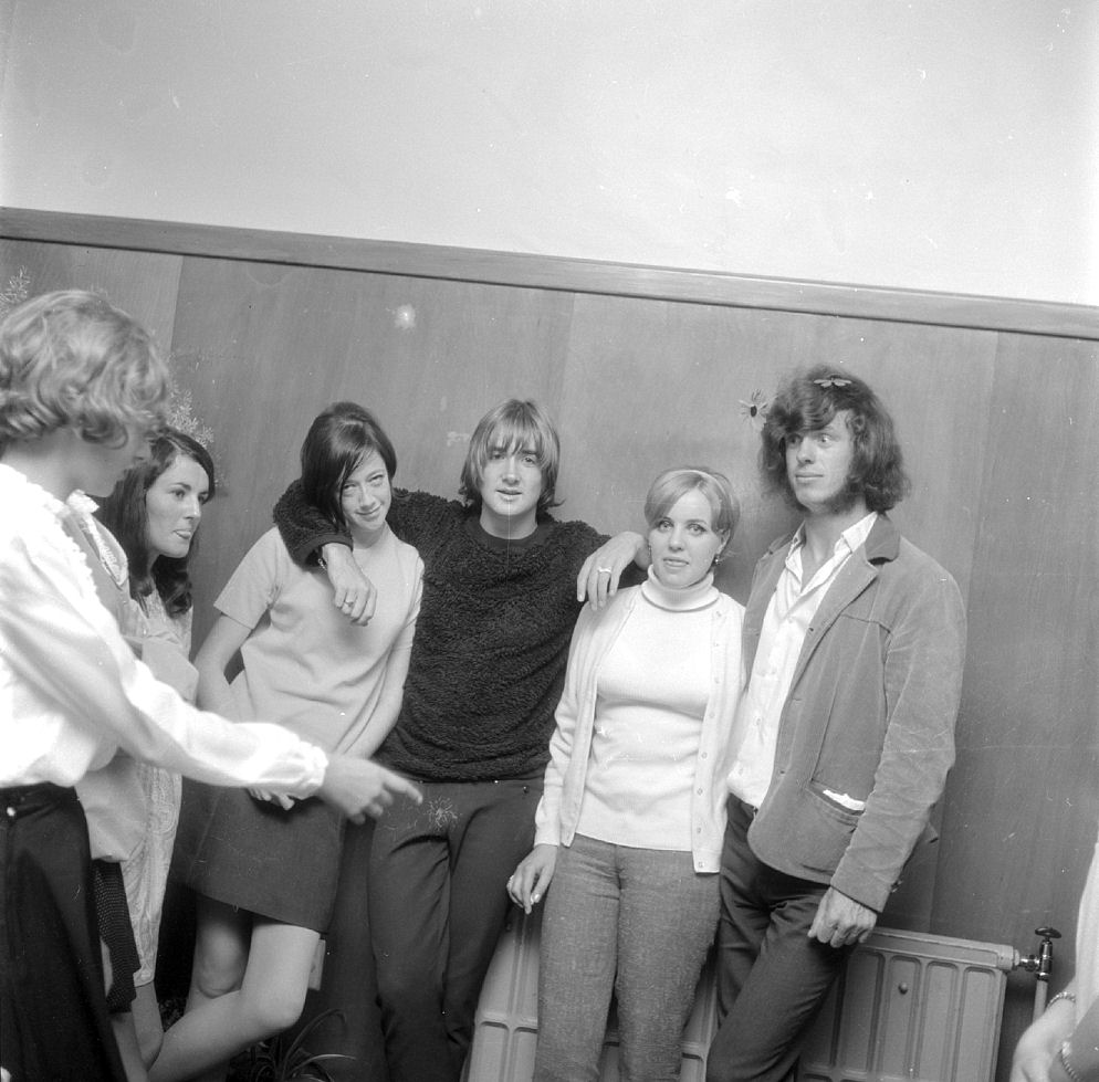 Fourmyula Lower Hutt; Carl Evensen, Wayne Mason. [P1-3974-6364]