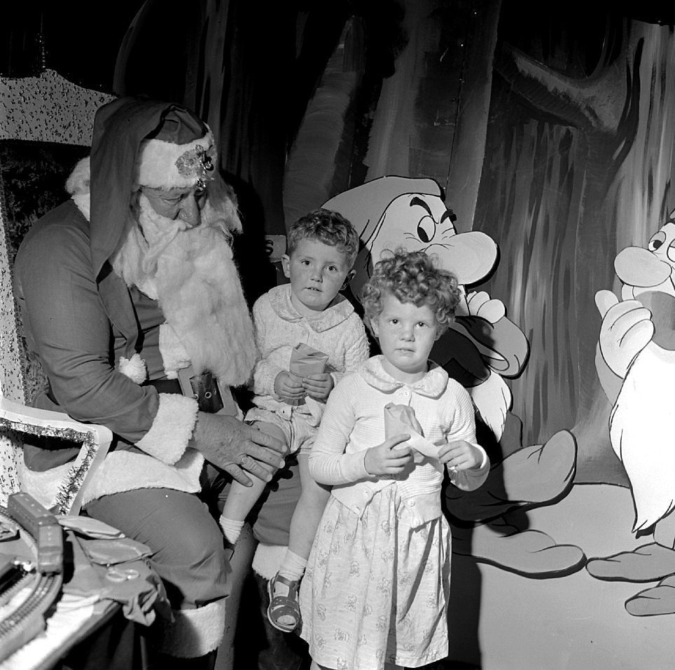 Hazelwoods Father Christmas 1966; cave; Grumpy and Sleepy.