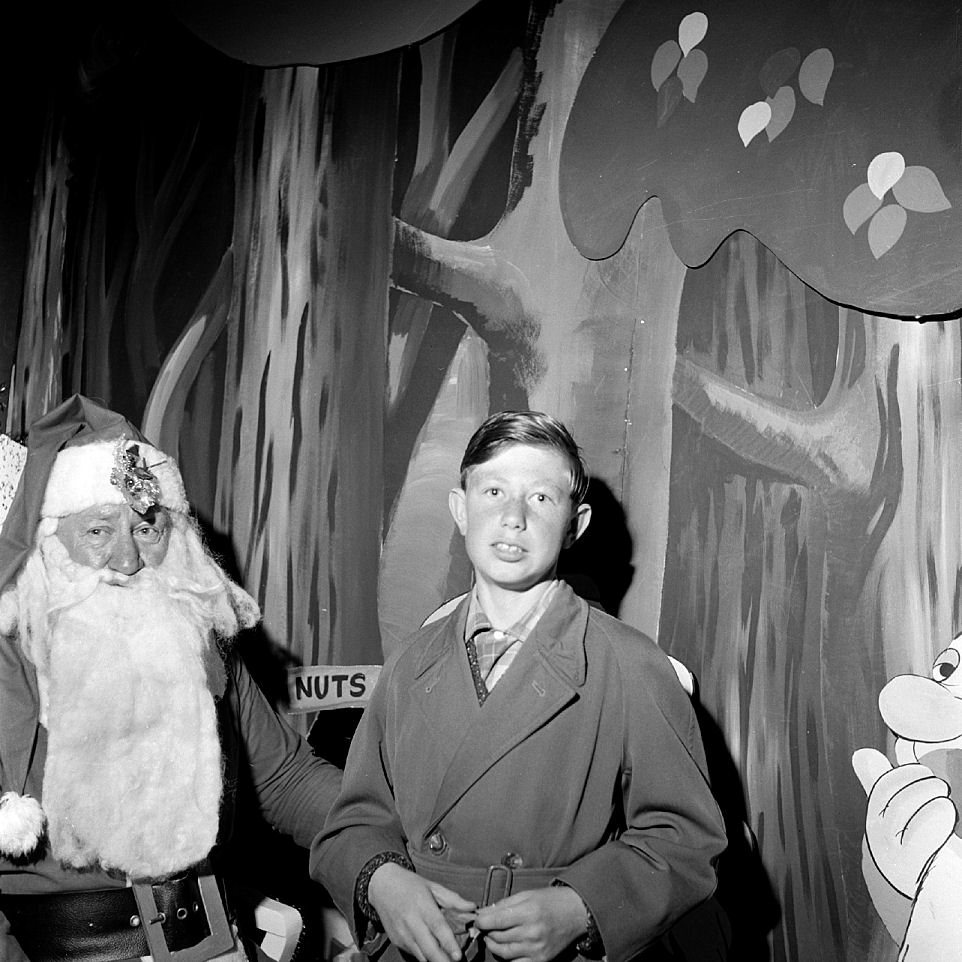 Hazelwoods Father Christmas 1966; cave; Sleepy.