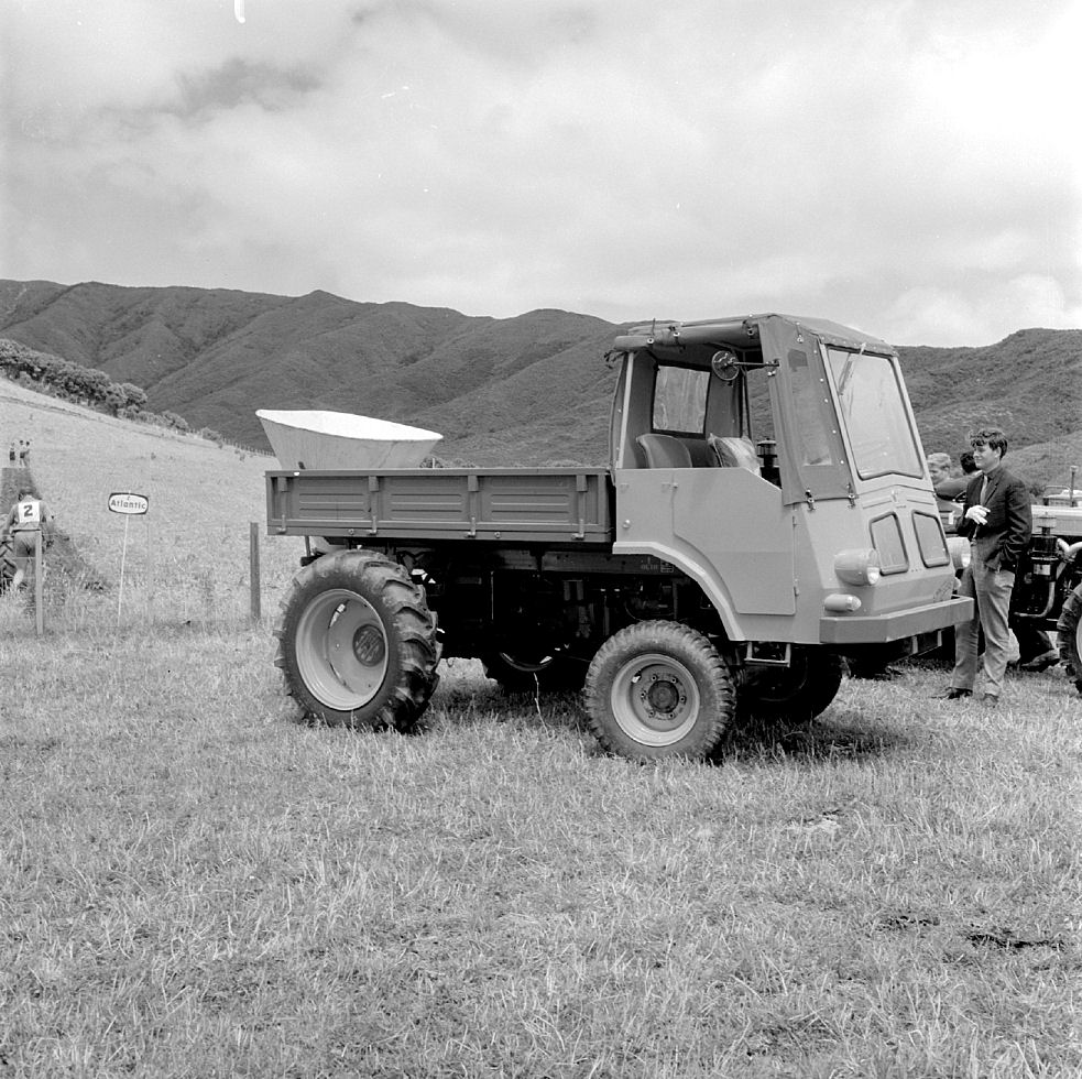 Silver Plough ploughing match 1969; fertiliser spreader.