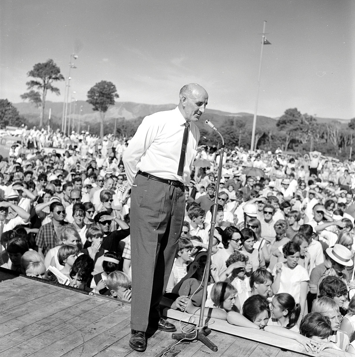 A &amp; P show; Tom Croft Motors beauty pageant; Tom Croft.