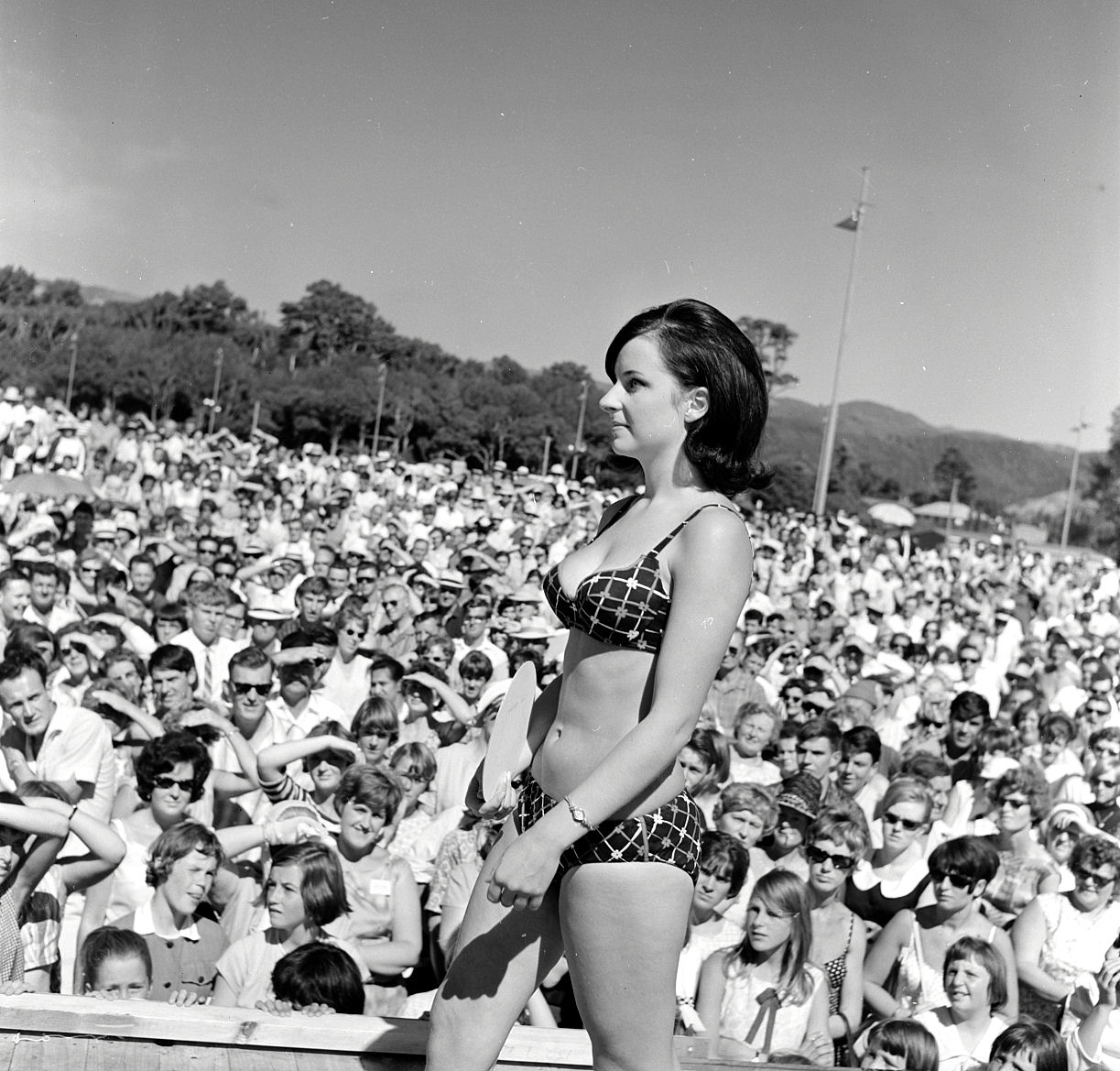 A &amp; P show; Tom Croft Motors beauty pageant; entrant 15