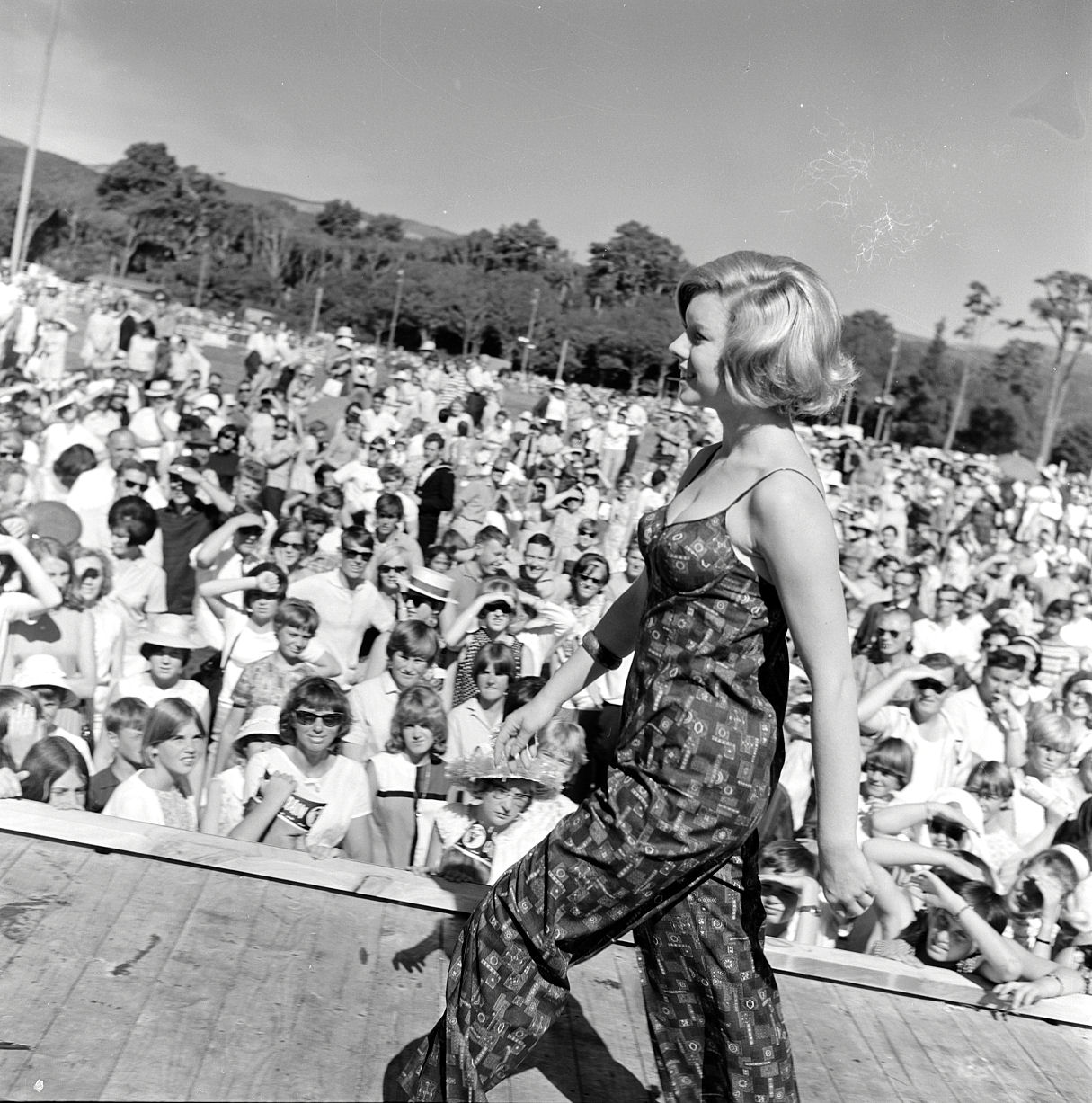 A &amp; P show; Tom Croft Motors beauty pageant; entrant.