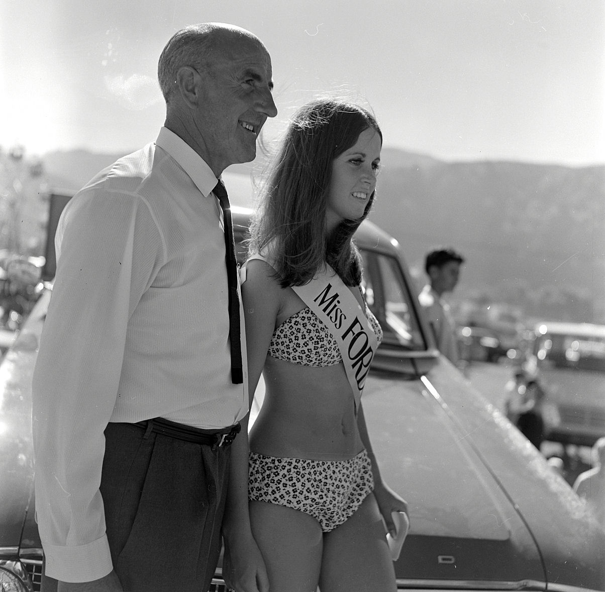 A &amp; P show, 1967; Tom Croft Motors' Miss Ford Falcon beauty pageant.