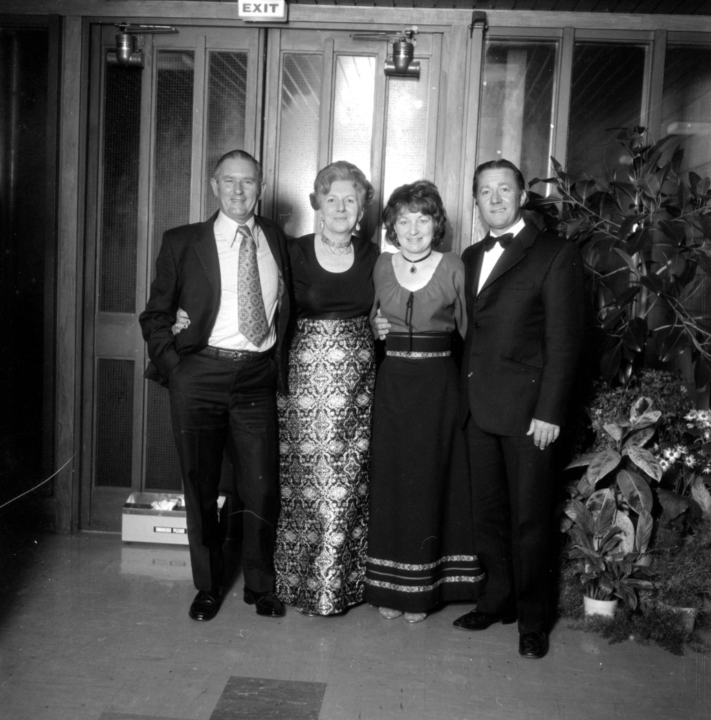 RSA ball 1972; arrivals. [P1-6877-9267]