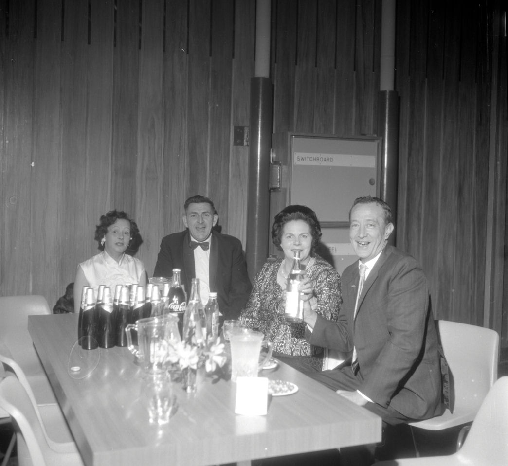 RSA ball 1972; table groups. [P1-6882-9272]