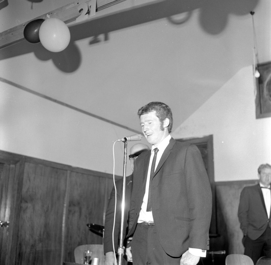 B Hoey 21st [P1-6911-9301]