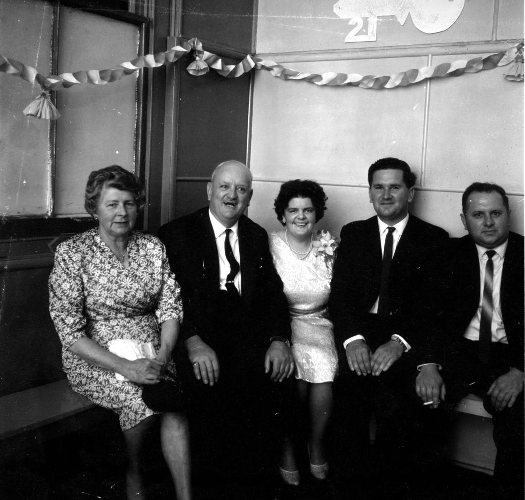 Carol Ross 21st. [P1-7242-9632]