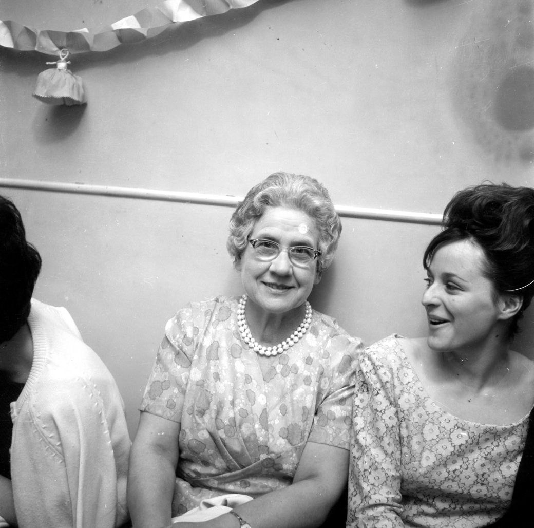 Carol Ross 21st. [P1-7247-9637]