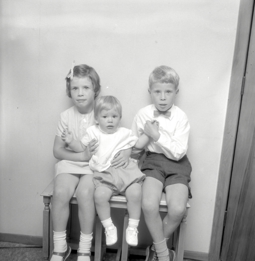 Laing children. [P1-8232-10622]