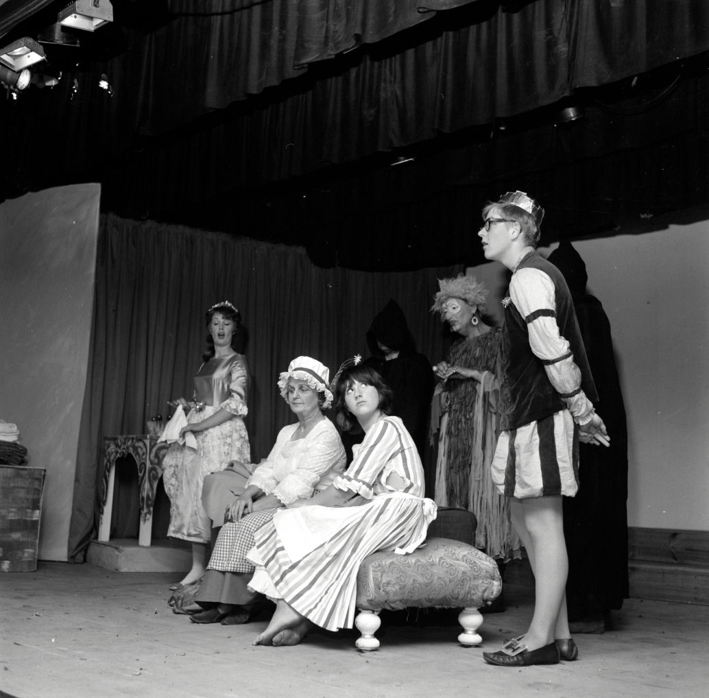 Heretaunga Players; New Clothes for the Emperor: Jackie Svenson, Alice Piper, Susan Williams, Jim Grant, Timothy White.