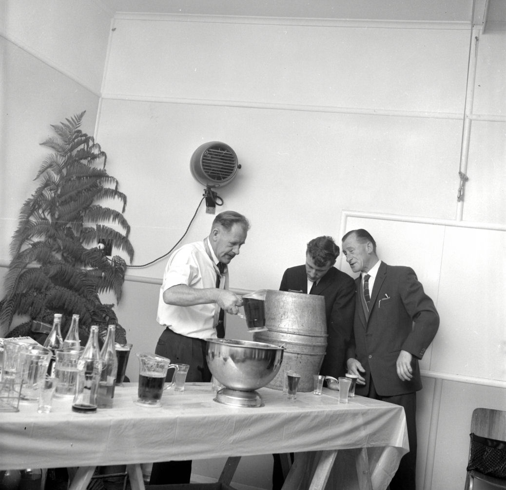 Kenneth Graham Rosson 21st; father, Lionel, left.