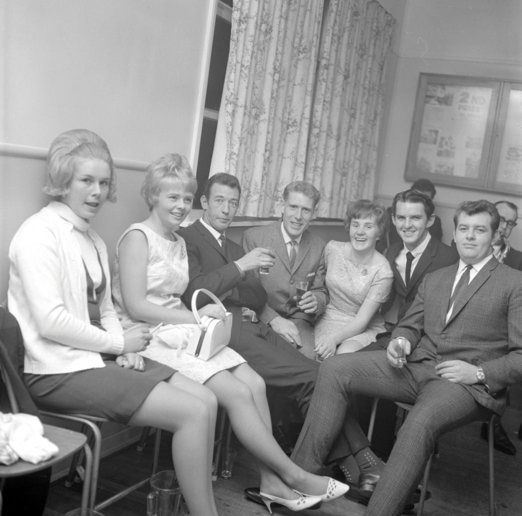 Kenneth Graham Rosson 21st; Graeme Berry, Keith Whiting identified.