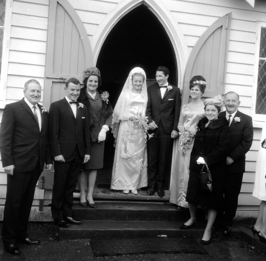 Wedding; Victor Mills, Carol Sharpe  6. [P1-8677-11067]