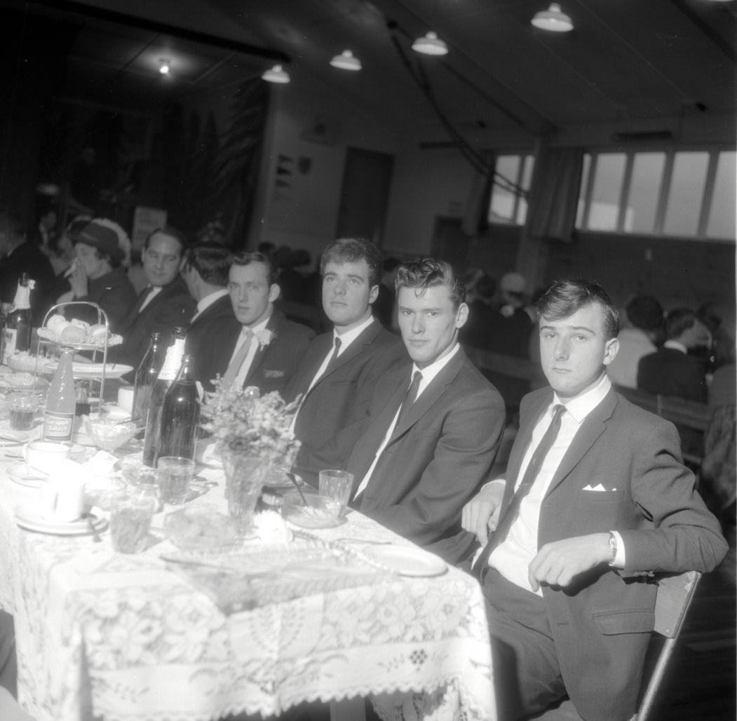 Wedding; Victor Mills, Carol Sharpe 37. [P1-8707-11097]