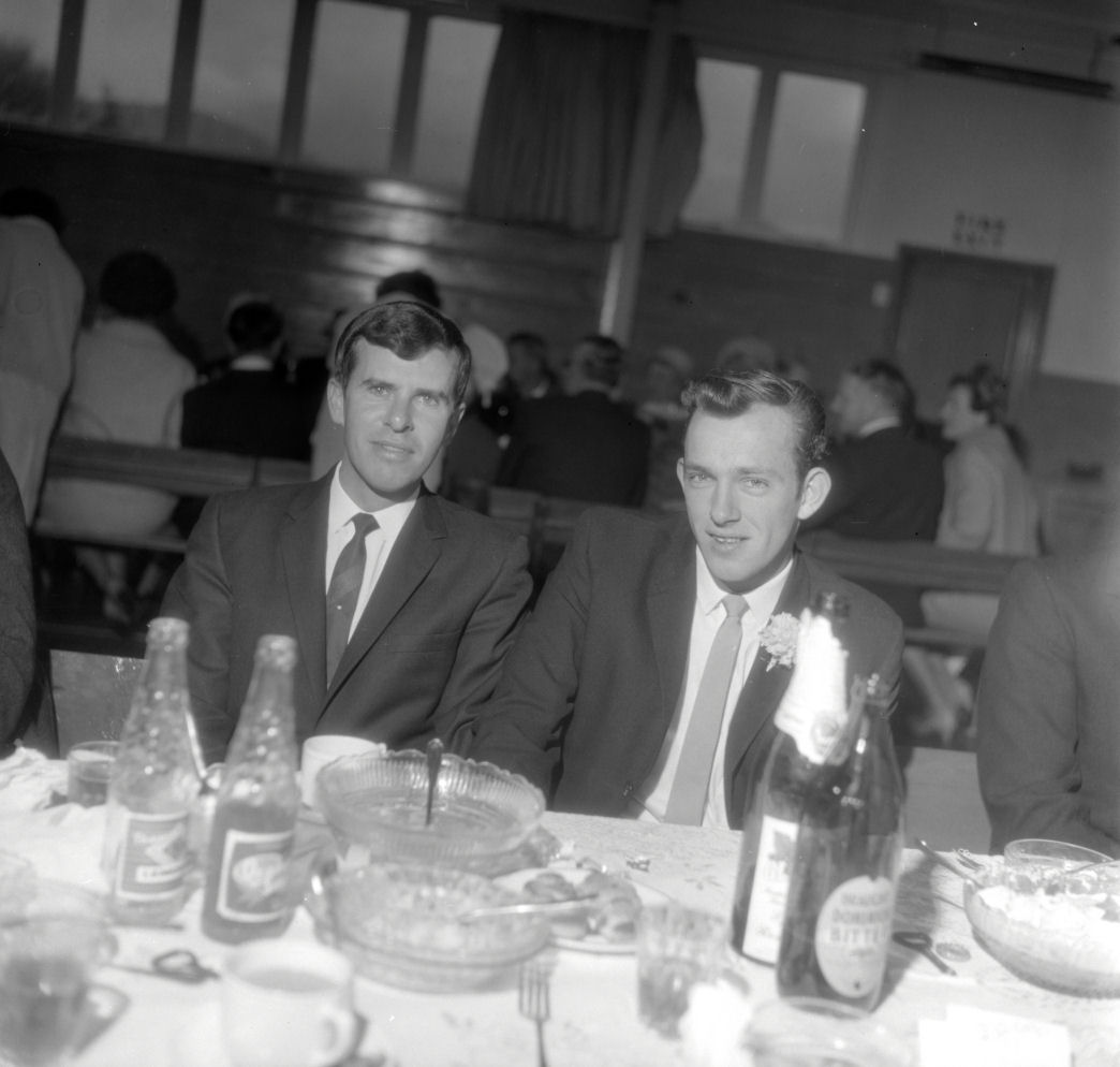 Wedding; Victor Mills, Carol Sharpe 36. [P1-8708-11098]