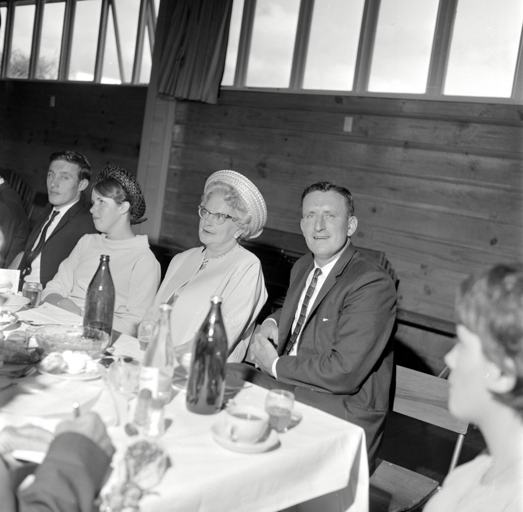 Wedding; Kenneth Cherry, Beverley Williams 10. [P1-8849-11239]