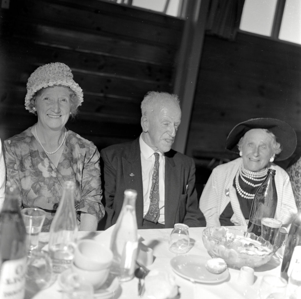 Wedding; Kenneth Cherry, Beverley Williams  7. [P1-8855-11245]