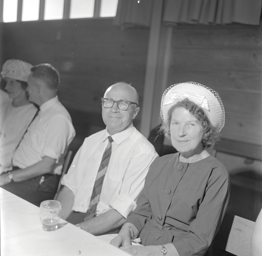 Wedding; Kenneth Cherry, Beverley Williams 14. [P1-8862-11252]