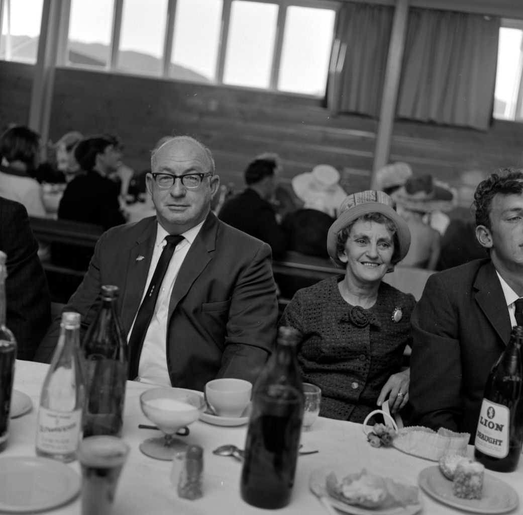 Wedding; Kenneth Cherry, Beverley Williams 18. [P1-8864-11254]