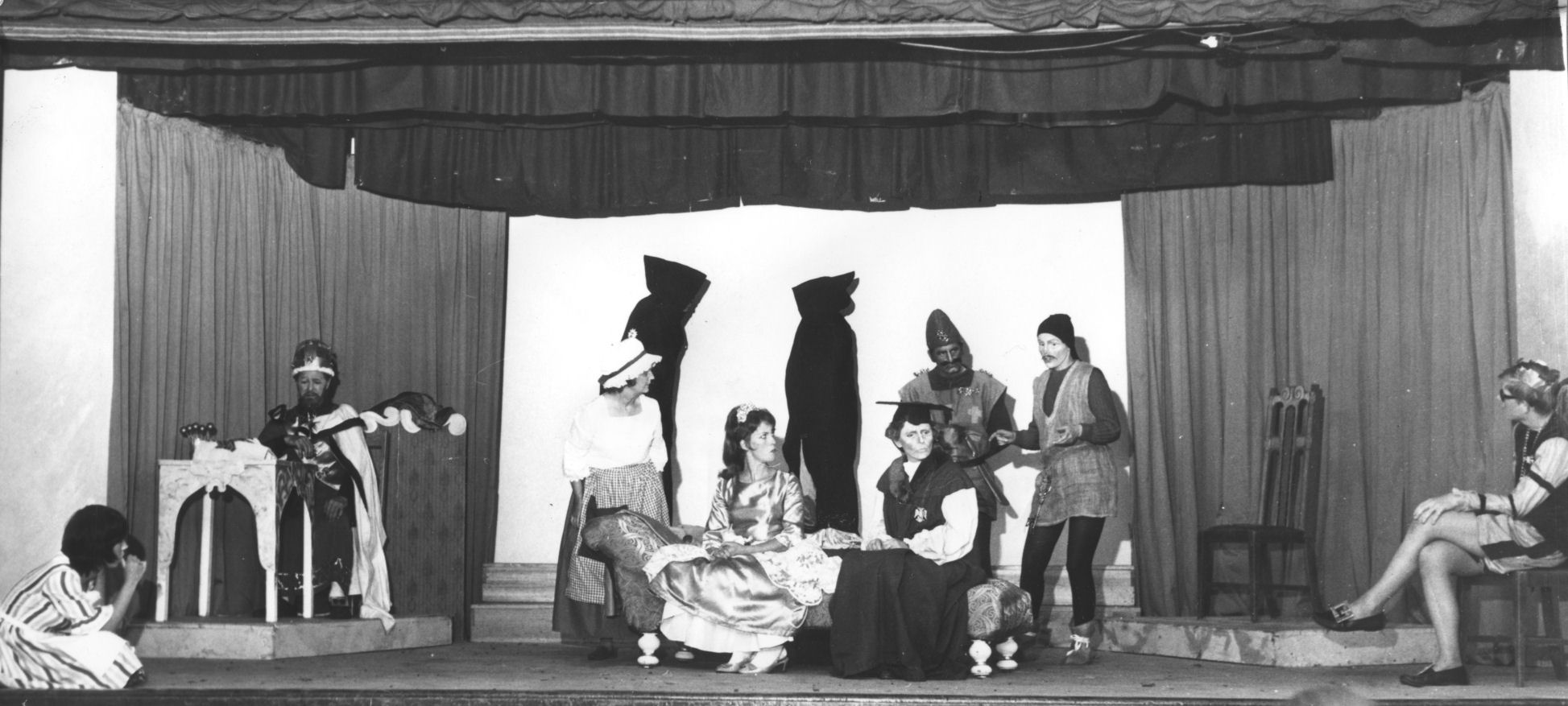 Heretaunga Players; New Clothes for the Emperor: Williams, Gillespie, Piper, Williams, Svenson, Jones, Evans, Archer, Evans, White.