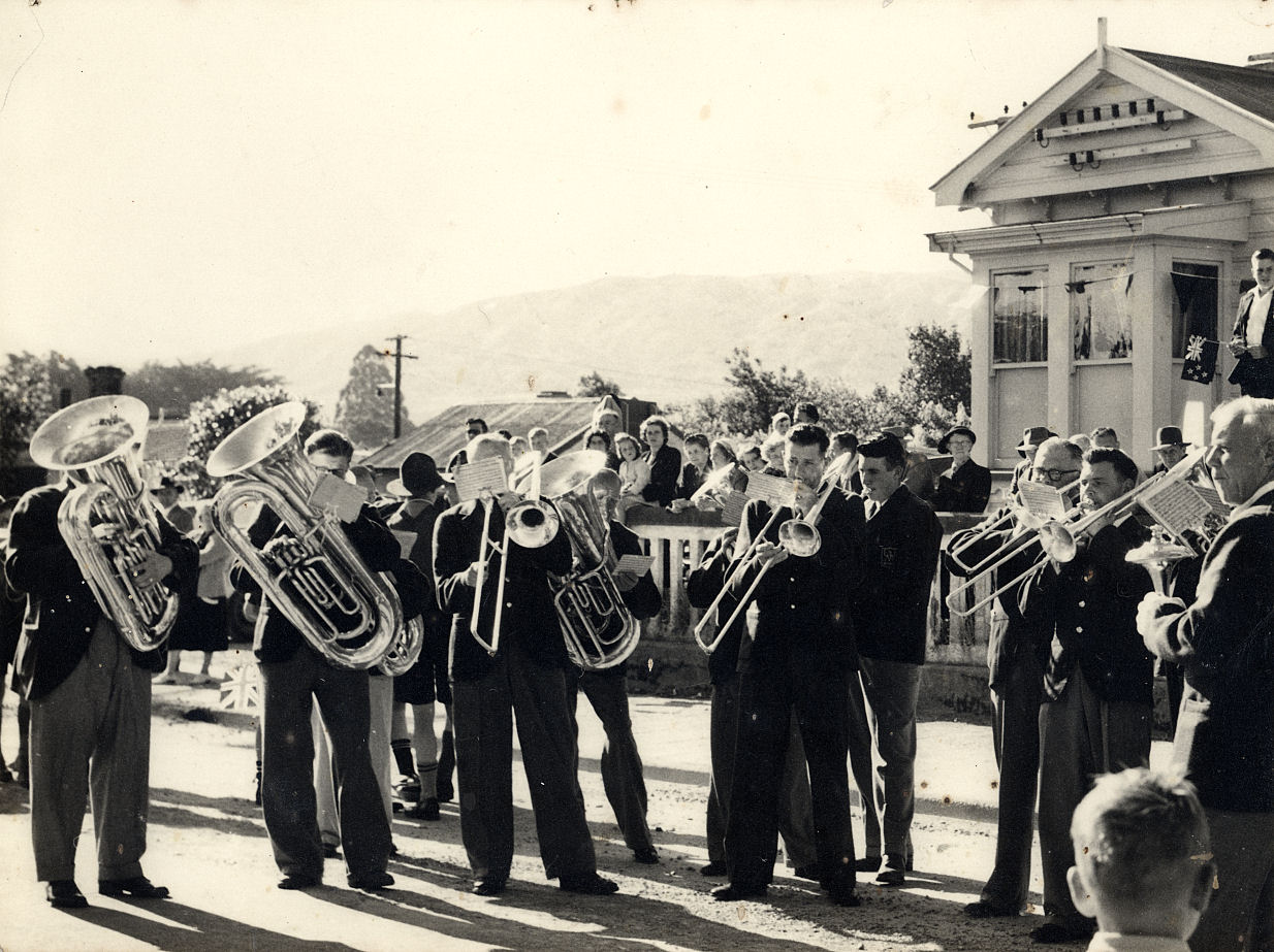 Upper Hutt Municipal Band, royal visit, 1954