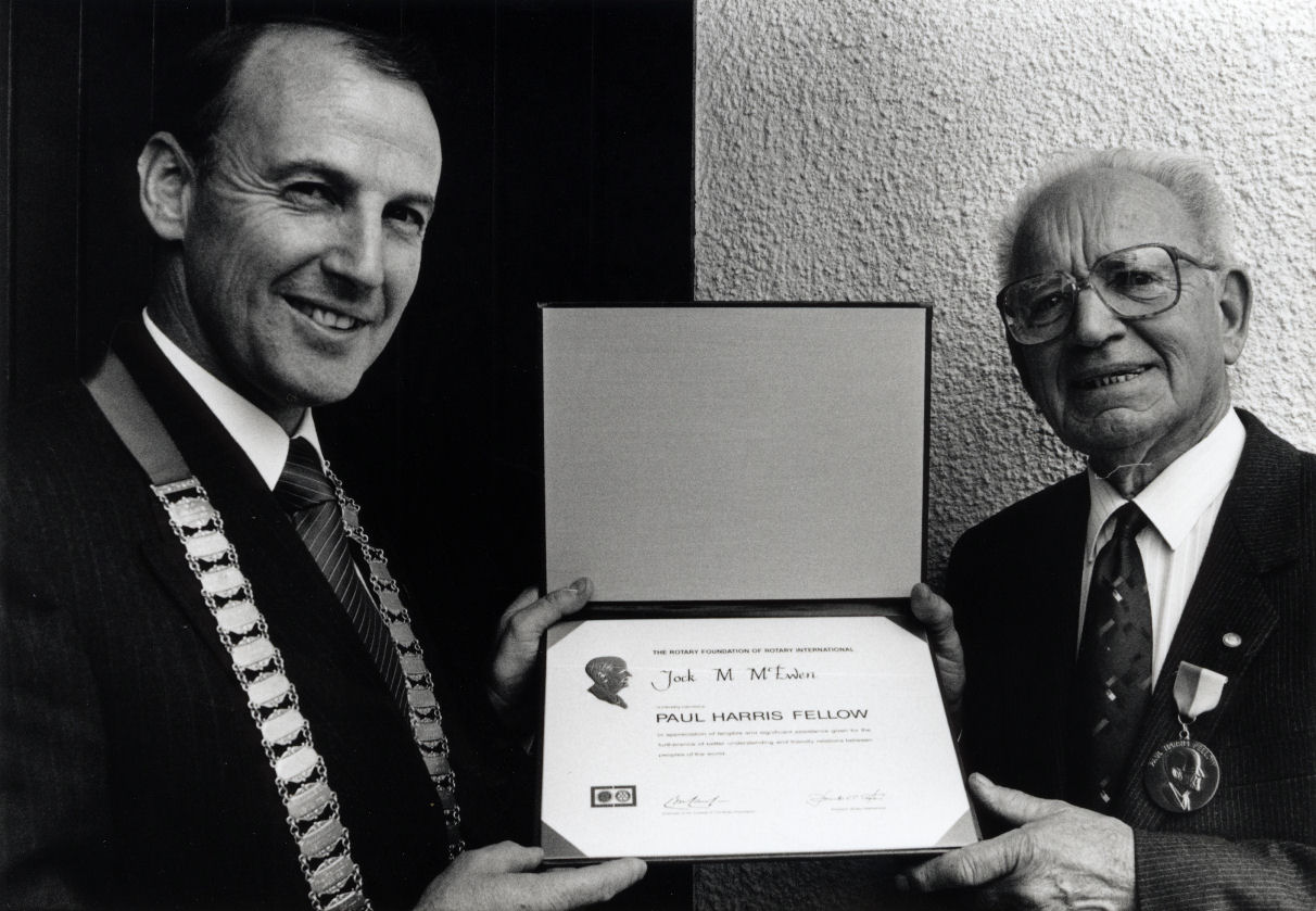 Rotary; president Phil Kidd presents Paul Harris Fellowship award to Ōrongomai Marae kaumātua Jock McEwen.