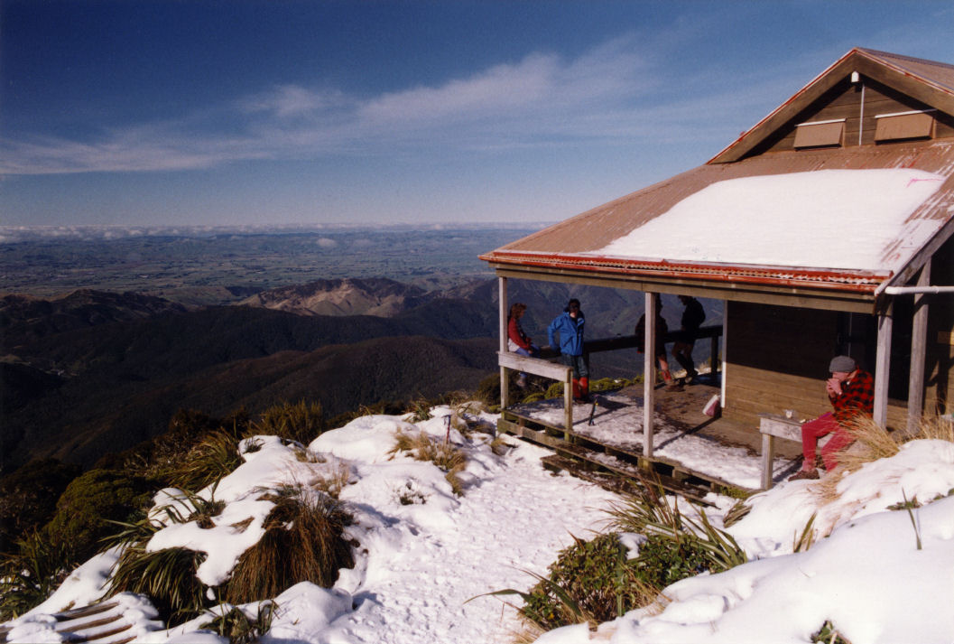 Upper Valley Tramping Club group at Powell Hutt, Tararuas.