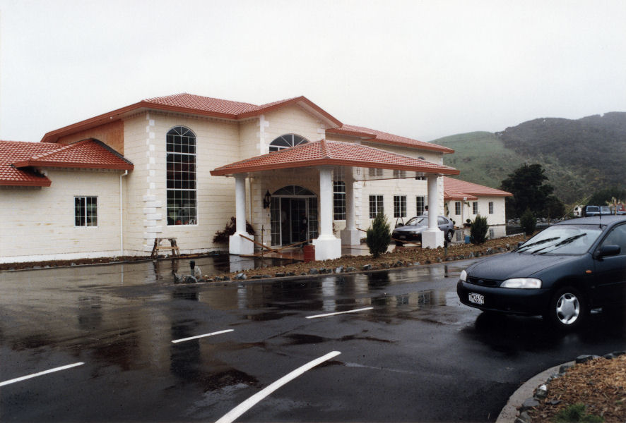 Kaitoke Country Gardens facade.