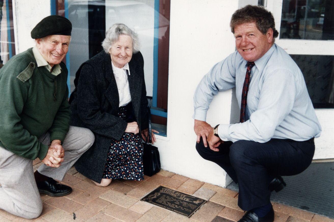 Historic site plaque, Princes Street; McCurdy; Mayor Rex Kirton with McCurdy grandchildren Jack Danahay and Mary Cook.