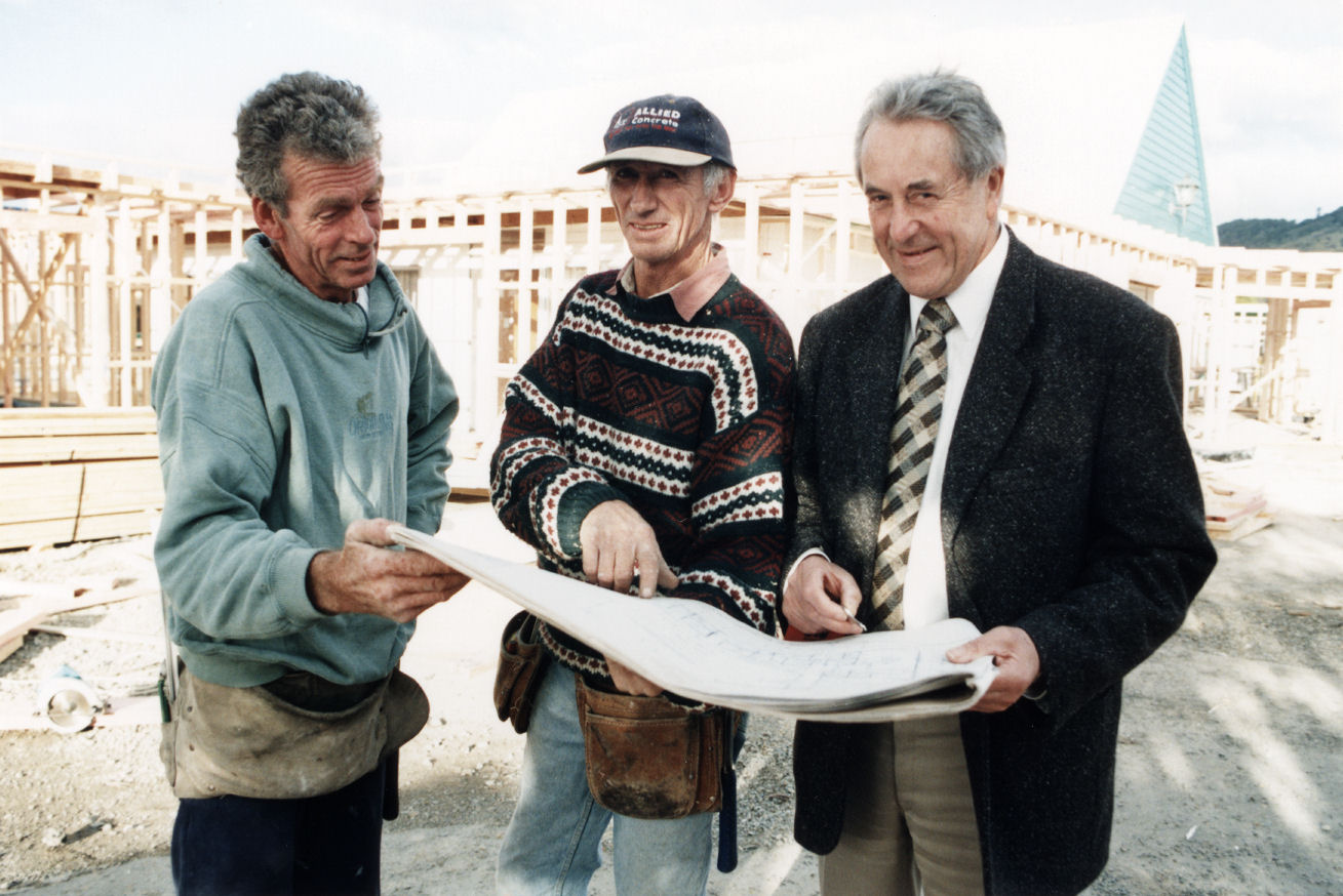 Quinns Post Motor Lodge; conversion to a hospital and resthome complex starts.